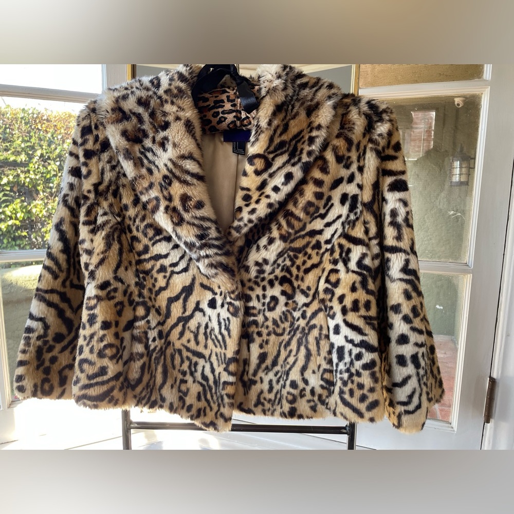 “Vintage” Forever 21 Leopard Print 3/4 Sleeve Crop Jacket, Small